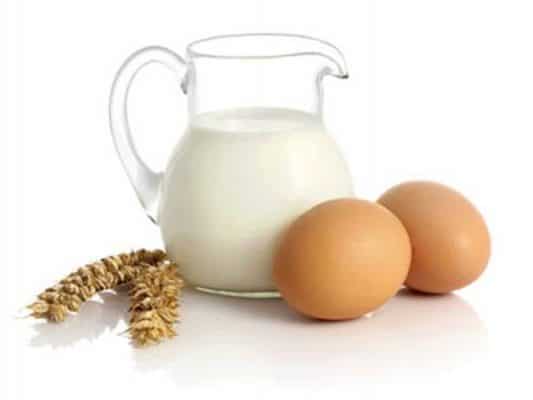 Eggs and milk help straighten curly hair quickly