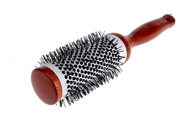 Natural curly hair will need a round comb with a thin comb design and a wide body